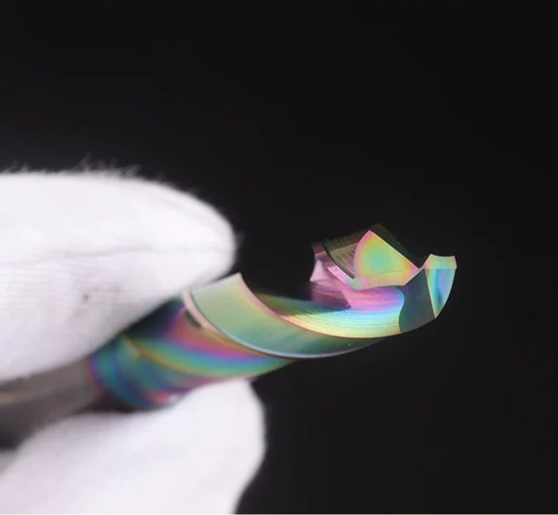 DLC-coated solid carbide twist drill cutting-edge details for aluminum