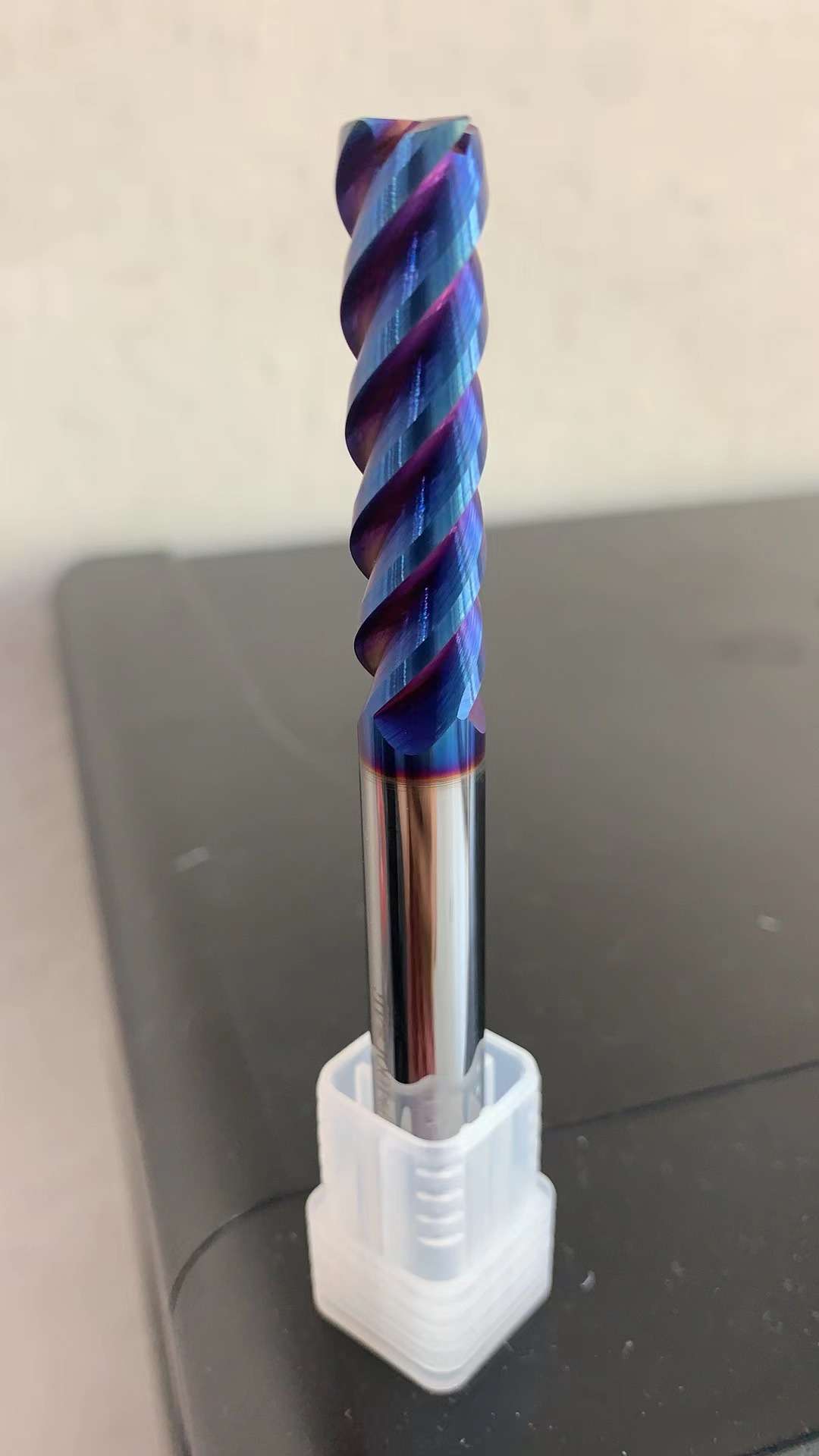 HRC65 carbide corner radius end mill product photo 9 HRC65 carbide corner radius end mill product photo