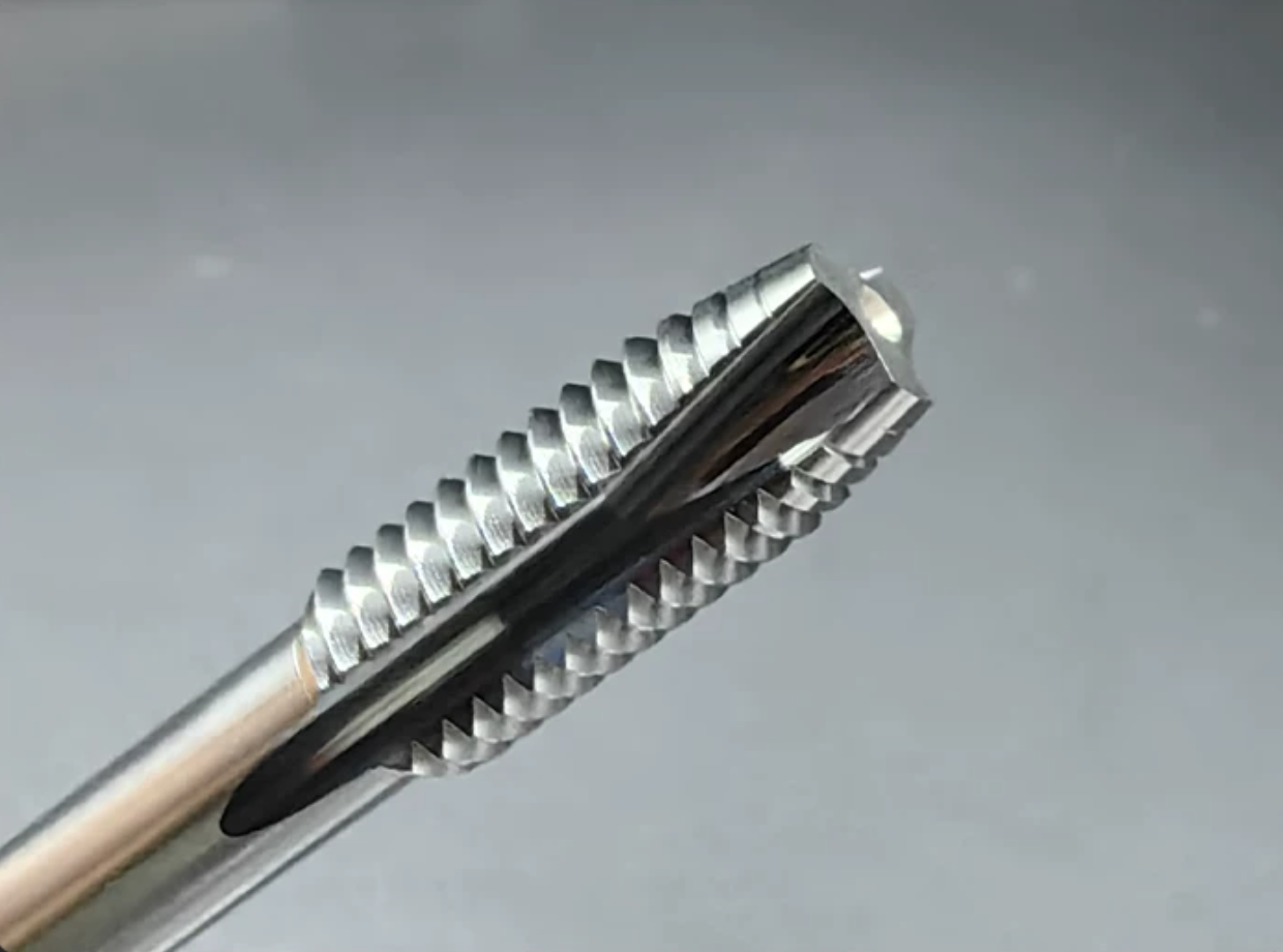 Solid Carbide Spiral Point Machine Tap for Through Holes 4